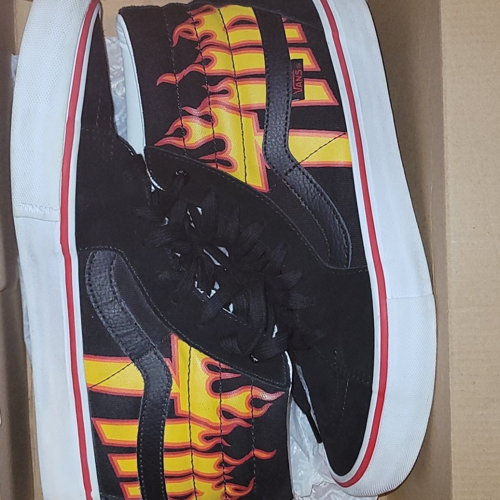 Thrasher x Vans Sk8 Hi